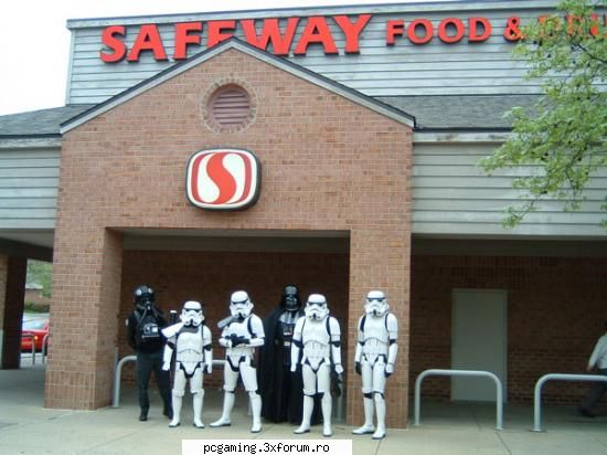 Poza zilei 2 - Dark Force gone shopping - Vorbe`n vant